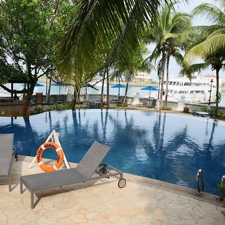 Hotel Avillion Admiral Cove à Port Dickson Extérieur photo