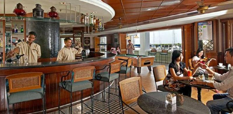 Hotel Avillion Admiral Cove à Port Dickson Extérieur photo